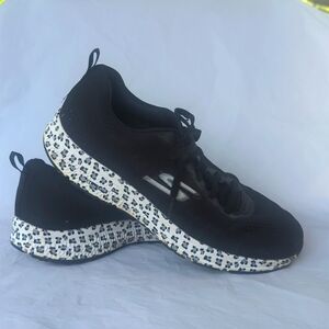 Sketchers Go Run tennis shoes size 11